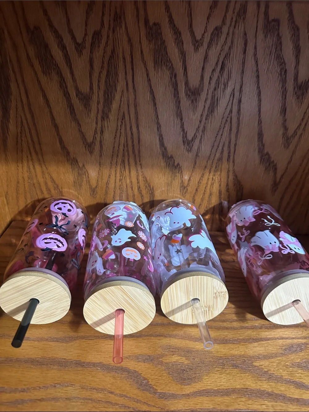 Set of 4 plastic Halloween tumblers with straws